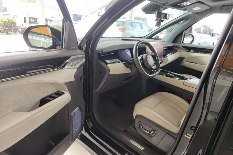 Used Zeekr 009 2022 WE Edition
