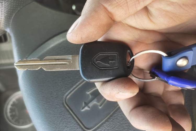 Used Jinbei Hiace X30 2023 1.5L Super-Enjoyment Van 2/5 Seats Non-Air-Conditioned Version SWC15M Vehicle Key