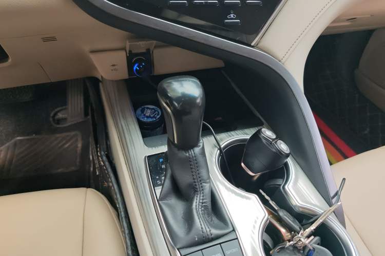 Used Toyota Camry 2018 Dual-Engine 2.5 HG Luxury Edition
