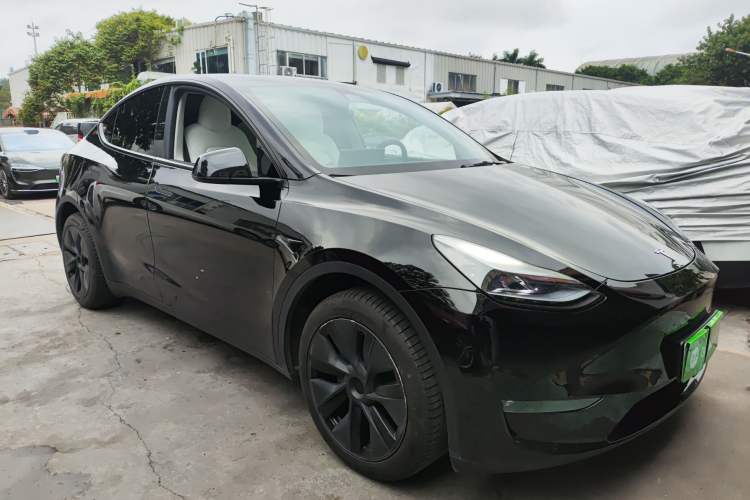 Used Tesla Model Y 2023 Long-Range All-Wheel-Drive Version