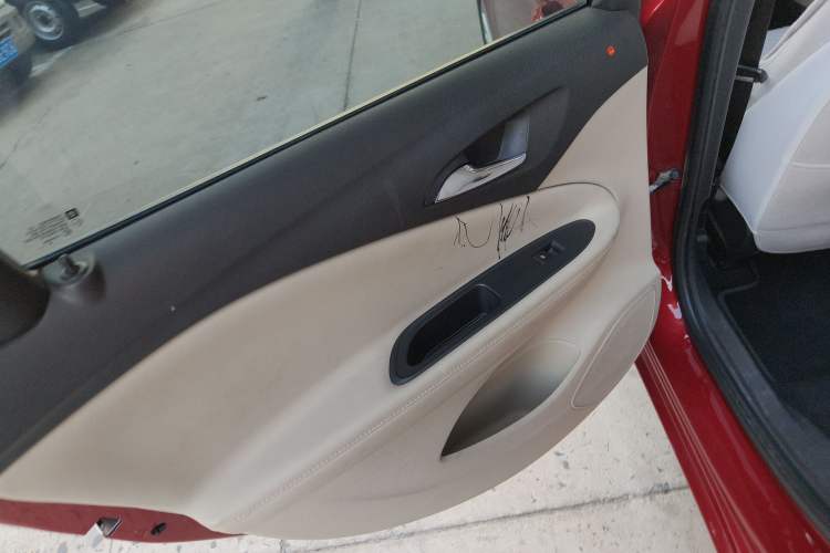 Used Buick Verano 2018 Sedan 15S Automatic Leading Model Interior 8