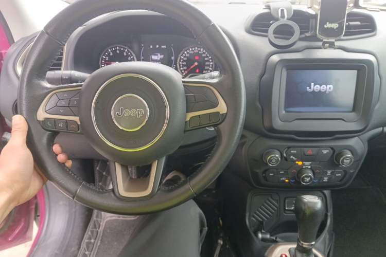 Used Jeep Renegade 2018 Connected Large Screen Version 180T Automatic Jingneng Version
