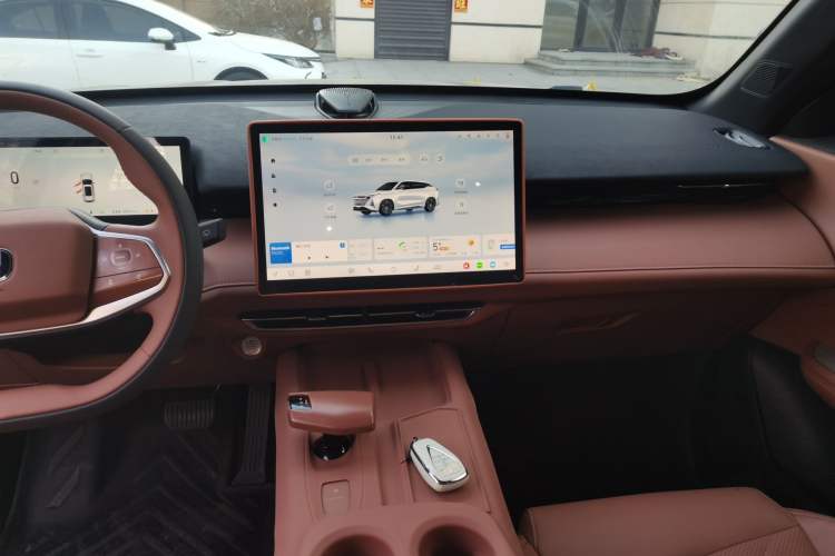 Used CHANGAN UNI-Z New Energy 2024 Blue Whale Smart Electric iDD 125km Beyond Edition Audio And AC Panel