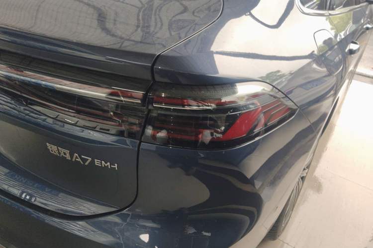 Used Geely Galaxy A7 2025 Model EM-i 150km Starship Edition Right Rear Taillight