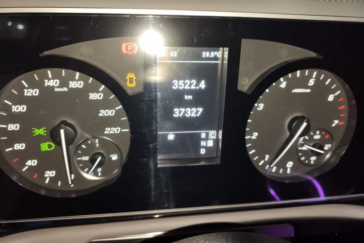 Used Mercedes-Benz Vito 2023 2.0T Elite Version 7 Seats