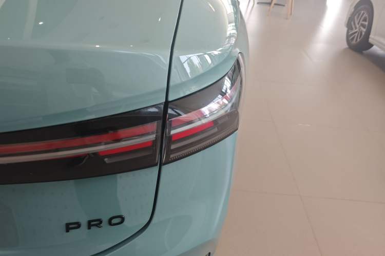 Used Volkswagen Passat 2025 Pro 380TSI Starry Dragon Luxury Edition Right Rear Taillight