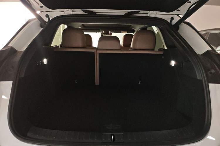 Used Li Auto i6 2025 Model Two-Wheel-Drive Standard Type
