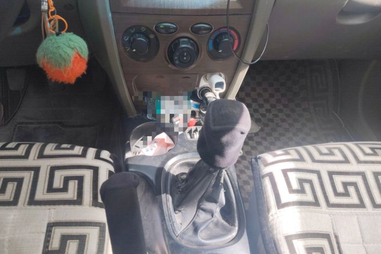 Used Huatai Santa Fe Classic 2012 2.0L Gasoline Manual Two-Wheel Drive with Sunroof
