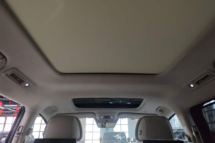 Used Denza D9 2022 DM-i 970 Four-Wheel Drive Flagship Model
