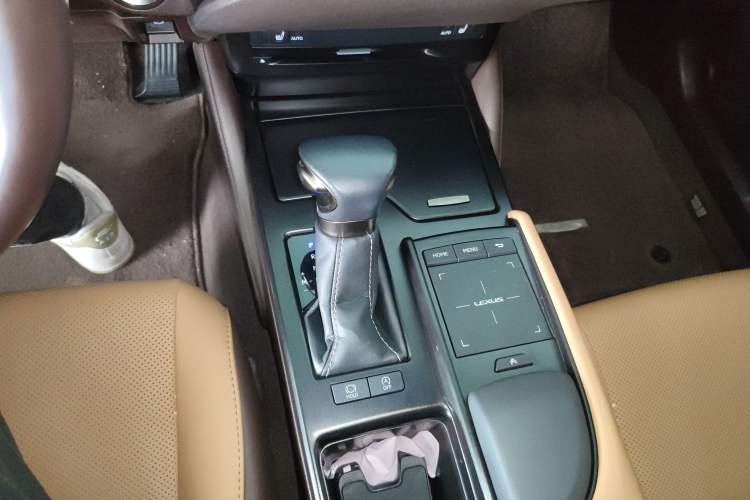 Used Lexus ES  Gear Lever