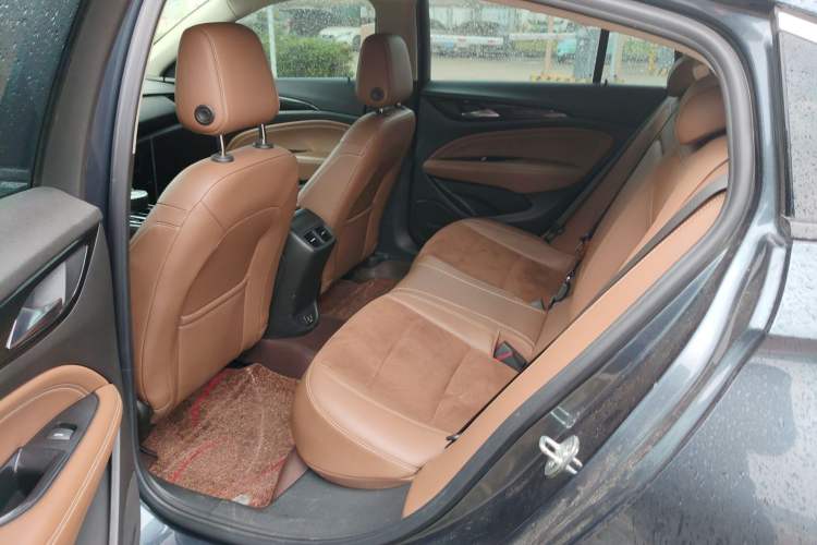 Used Buick Regal 2020 552T Luxury Version Left Rear Seat