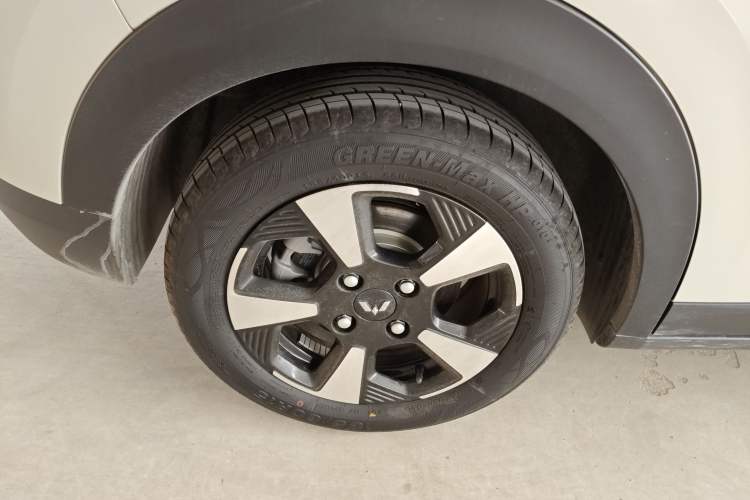 Used Wuling Bingo PLUS 2024 330 km Range Five-Seater Version