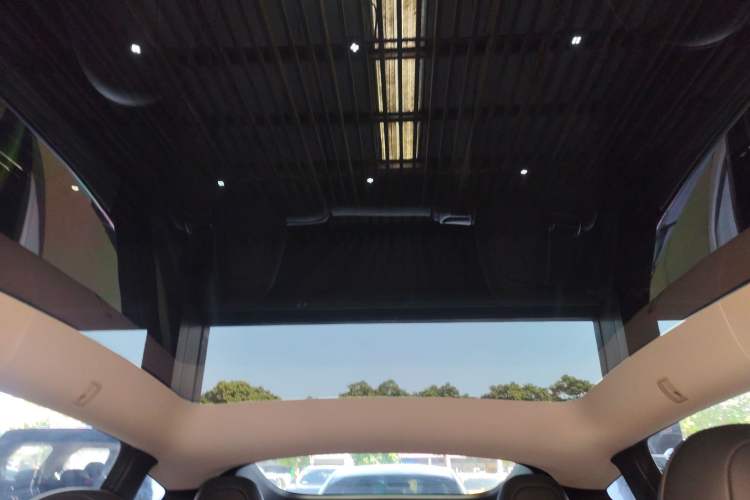 Used Tesla Model Y 2021 Long-Range All-Wheel-Drive Version
