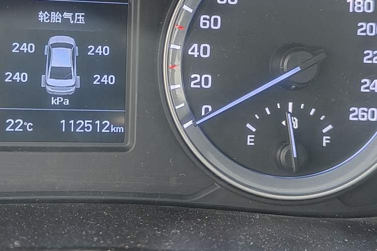 Used Hyundai Sonata 2017 2.0L GLS Smart Model Odometer Close Up