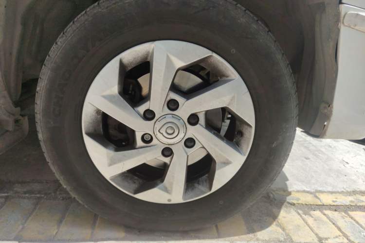 Used Great Wall King Kong Poer 2023 2.0T Manual Diesel Two-Wheel Drive Entrepreneurial Version with Long Flat Bed GW4D20M Right Front Wheel Hub