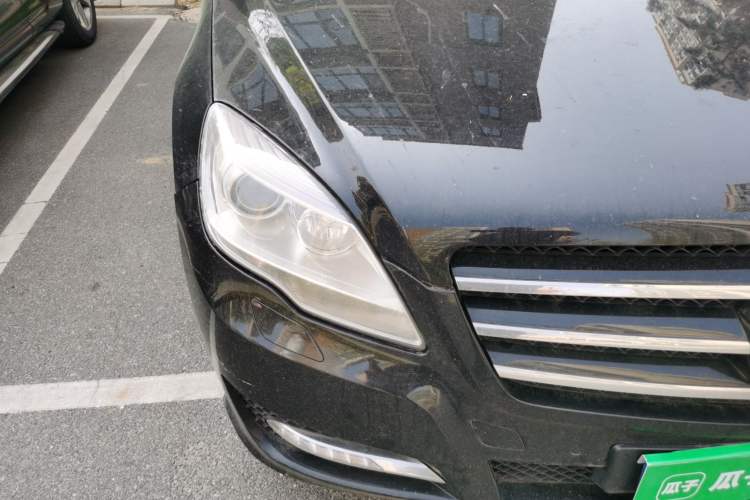 Used Mercedes-Benz R-Class 2011 R 300 L Business Model Right Front Headlight