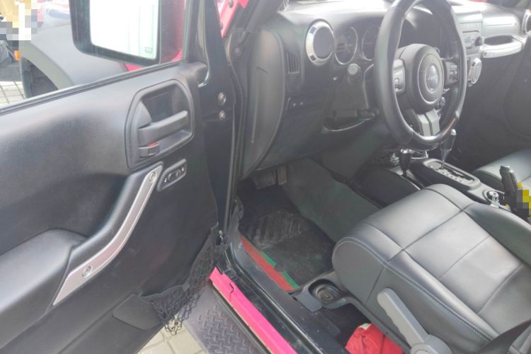 Used Jeep Wrangler 2011 3.8L Rubicon four-door model
