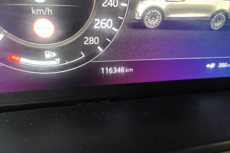 Used Land Rover Range Velar 2018 P380 R-DYNAMIC SE Odometer Close Up