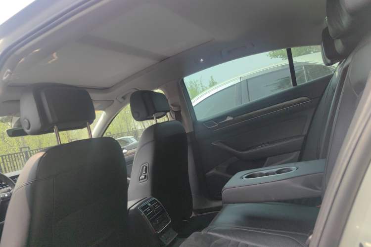 Used Volkswagen Magotan 2017 380TSI DSG Prestige Edition Headliner