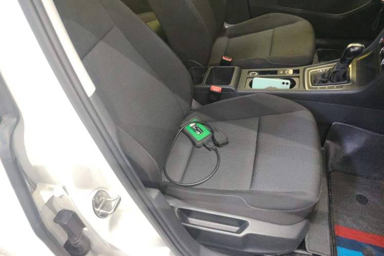 Used Volkswagen Golf 2016 1.6L Automatic Fashion Model
