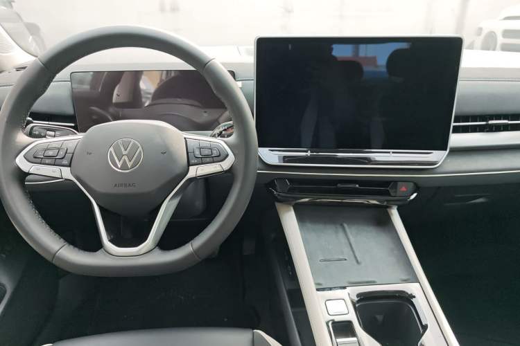 Used Volkswagen Sagitar 2026 Model L 300TSI DSG Luxury Version
