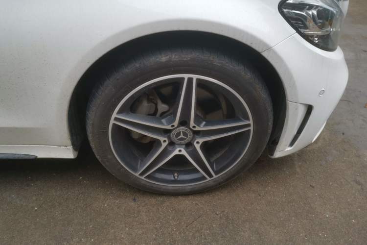 Used Mercedes-Benz C-Class 2020 Restyled C 260 Sport Edition Right Front Wheel Hub
