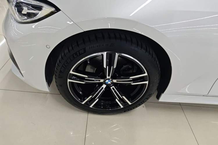 Used BMW 3 Series 2022 Updated 325i M Sport Package Left Front Wheel Hub