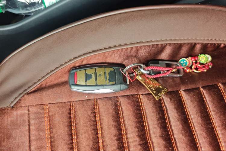 Used Haval H6 2017 Blue Label 2.0T Automatic Two-Wheel Drive Smart Edition Vehicle Key