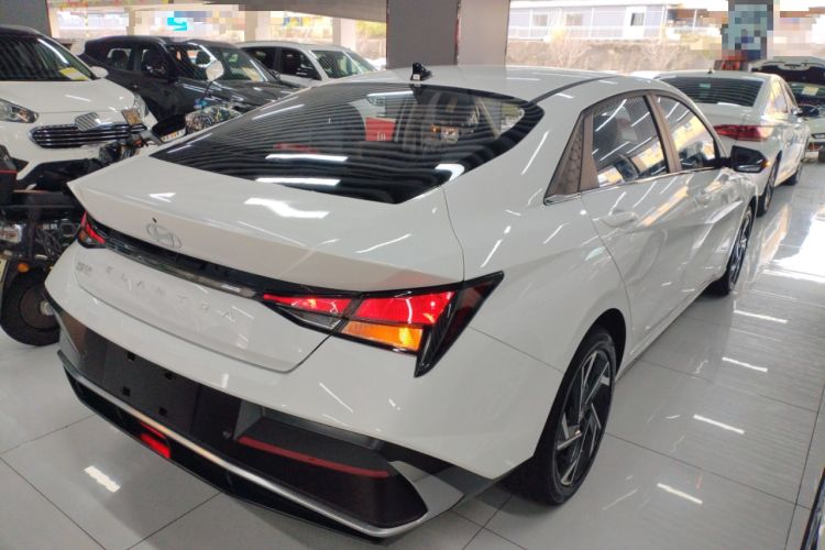 Used Hyundai Elantra 2023 1.5L CVT GLX Elite Edition Rear Right 45 Deg