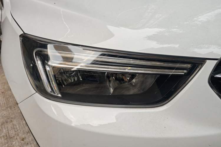 Used Buick Encore 2017 18T Automatic Two-Wheel Drive Urban Leading Model Right Front Headlight