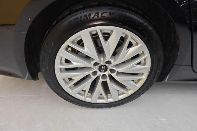 Used Audi A7L 2024 45TFSI S-line Dream-Building Edition Flow Crystal Package
