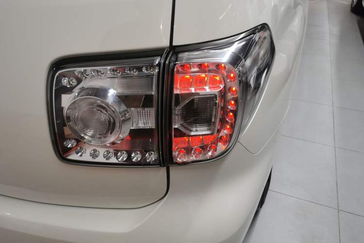 Used Nissan Patrol 2018 4.0L LinkedIn Edition Right Rear Taillight