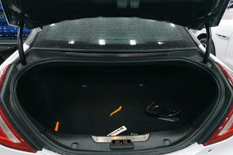 Used Jaguar XJ 2016 XJL 2.0T Two-Wheel-Drive Elegant Business Edition
