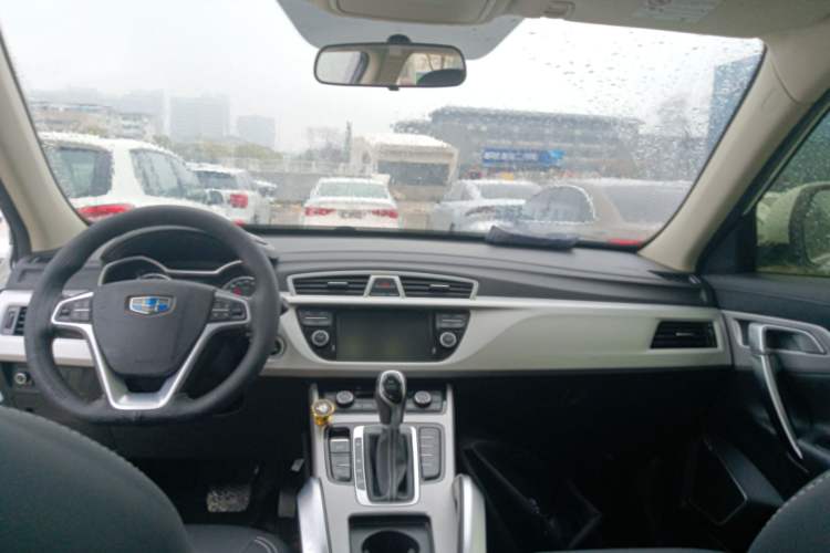 Used Geely Auto Emgrand X7 Sport 2016 1.8TD Automatic ZhiShang Model