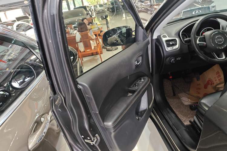 Used Jeep Compass 2017 200T Automatic Family Edition