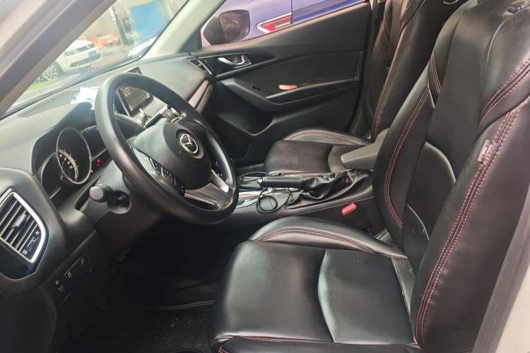 Used Mazda Mazda 3 Axela 2016 Sedan 1.5L Automatic Luxury Model