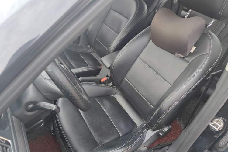 Used Volkswagen Lavida 2015 1.6L Manual Fashion Edition Left Front Seat