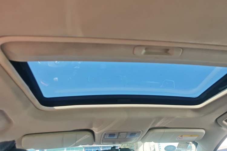 Used Dongfeng Fengon 580 2017 1.8L Manual Comfort Model Headliner