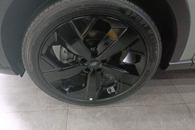 Used Ford Equator Sport New Energy 2025 Luxury Plus Version Left Front Wheel Hub