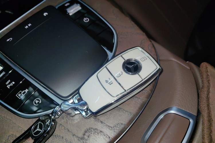 Used Mercedes-Benz E-Class 2023 Updated E 300 L Fashion Edition
