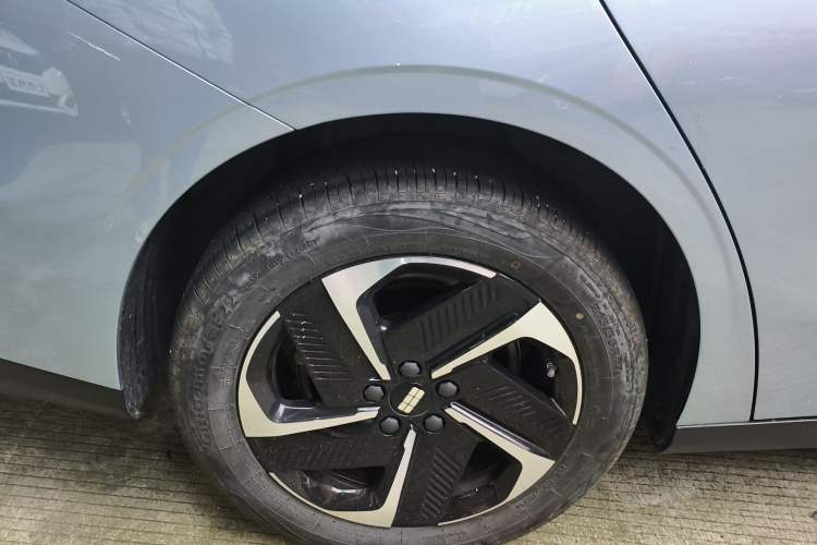 Used Geely Galaxy L6 2025 EM-i 140km Starship Edition
