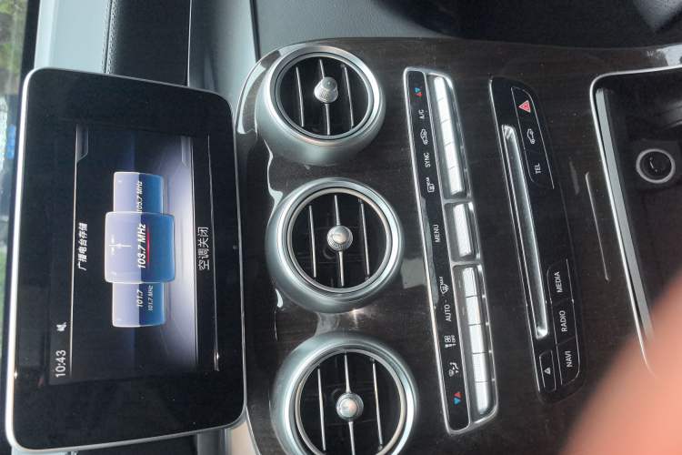 Used Mercedes-Benz GLC 2018 Facelift GLC 260 4MATIC Luxury Edition
