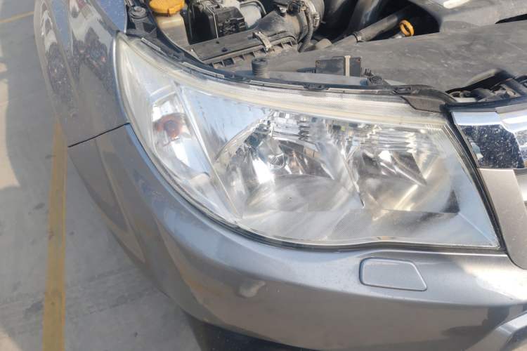 Used Subaru Forester 2011 2.5XS Automatic Luxury Edition Right Front Headlight