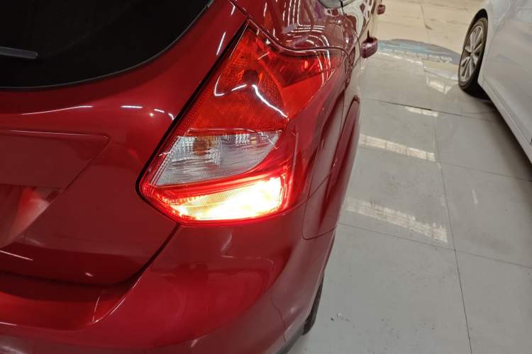 Used Ford Focus 2012 Hatchback 1.6L Automatic Fashion Edition
