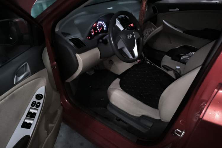 Used Hyundai Verna (older generation) 2010 Sedan 1.4L Automatic Fashionable GT Model Driver Seat