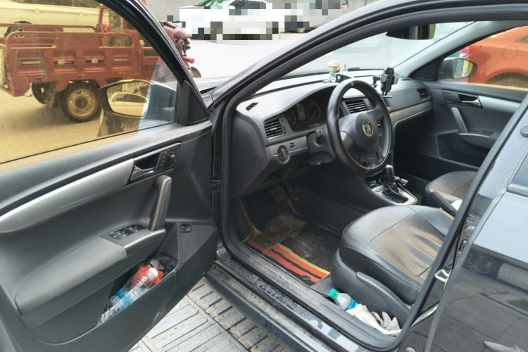 Used Volkswagen Lavida 2013 Revised Classic 1.6L Automatic Fashion Edition