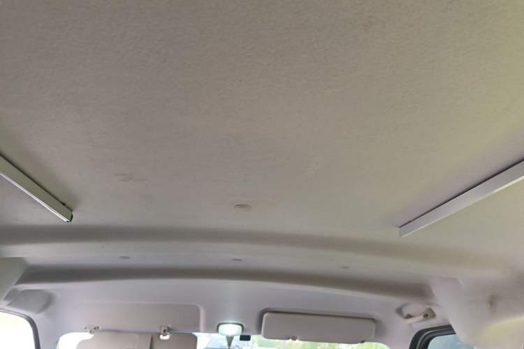 Used CHANGAN KAICHENG Ruixing EM60 2025 Passenger Version Comfort Edition 6 Seats 300 km Range Side-Hinged Doors Headliner