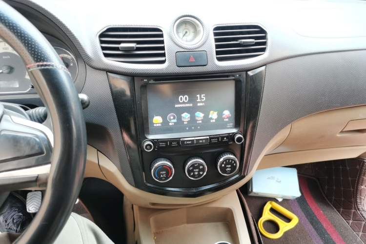 Used Wuling Hongguang 2013 1.5L S Comfort Model Audio And AC Panel