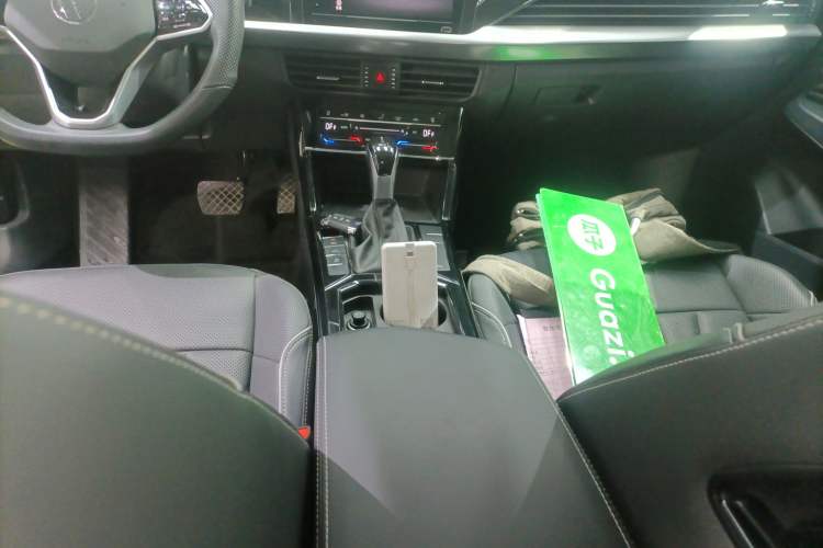 Used Volkswagen Passat 2024 380TSI Elite Edition Gear Lever