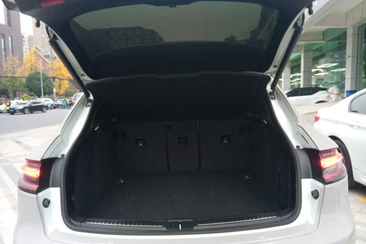 Used Porsche Macan 2024 Macan 2.0T